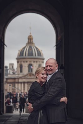 Photographer in Paris / Couple / Louvre